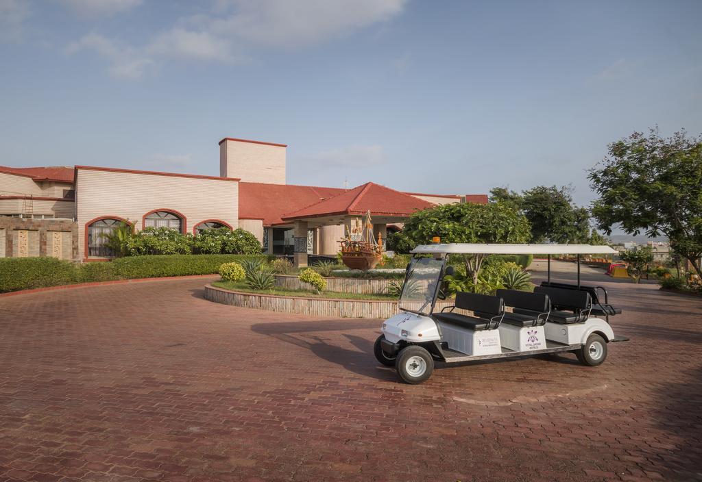 Regenta Resort Bhuj By Royal Orchid Hotels Limited Exterior photo